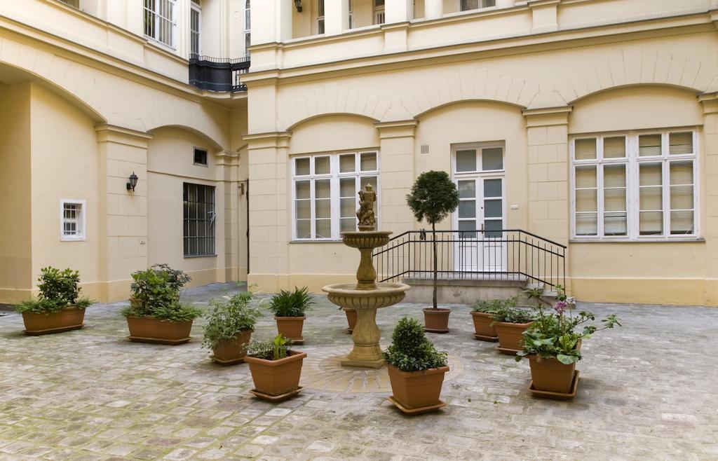 Nn Apartman Budapest Exterior foto